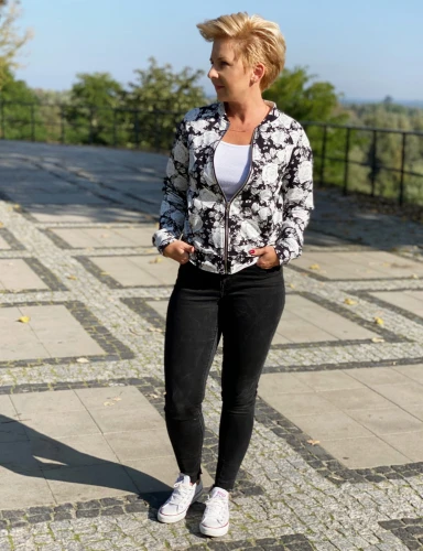 bluza CORNELIA - czarno-białe kwiaty 